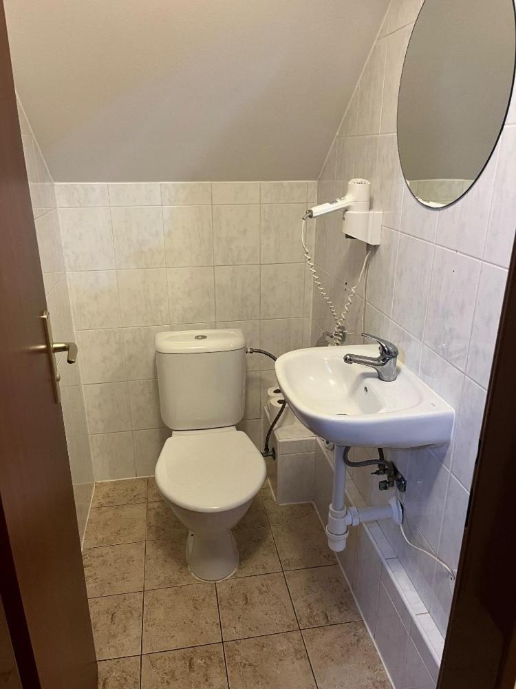 Penzion Pod Zamkem Průhonice Buitenkant foto